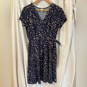 Kaileigh Navy Blue and Cream Patterned Fit & Flare Dress Size Medium